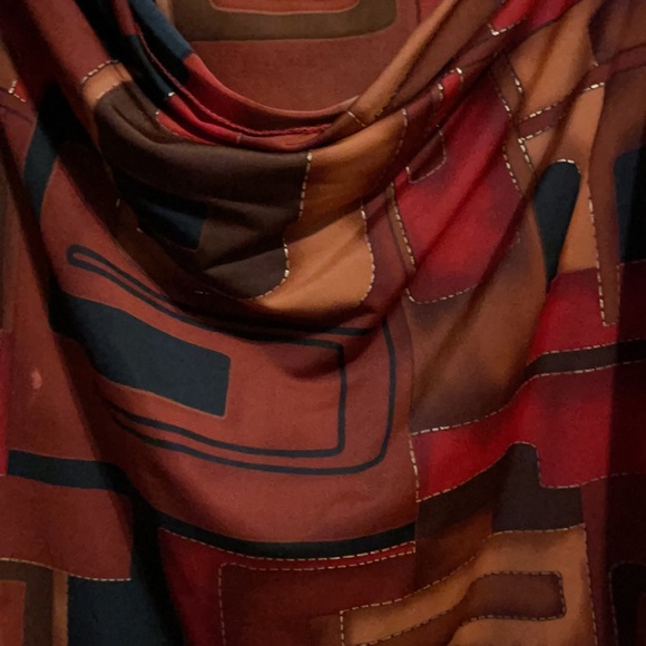 Cowl neck flowy top - Picture 3 of 4